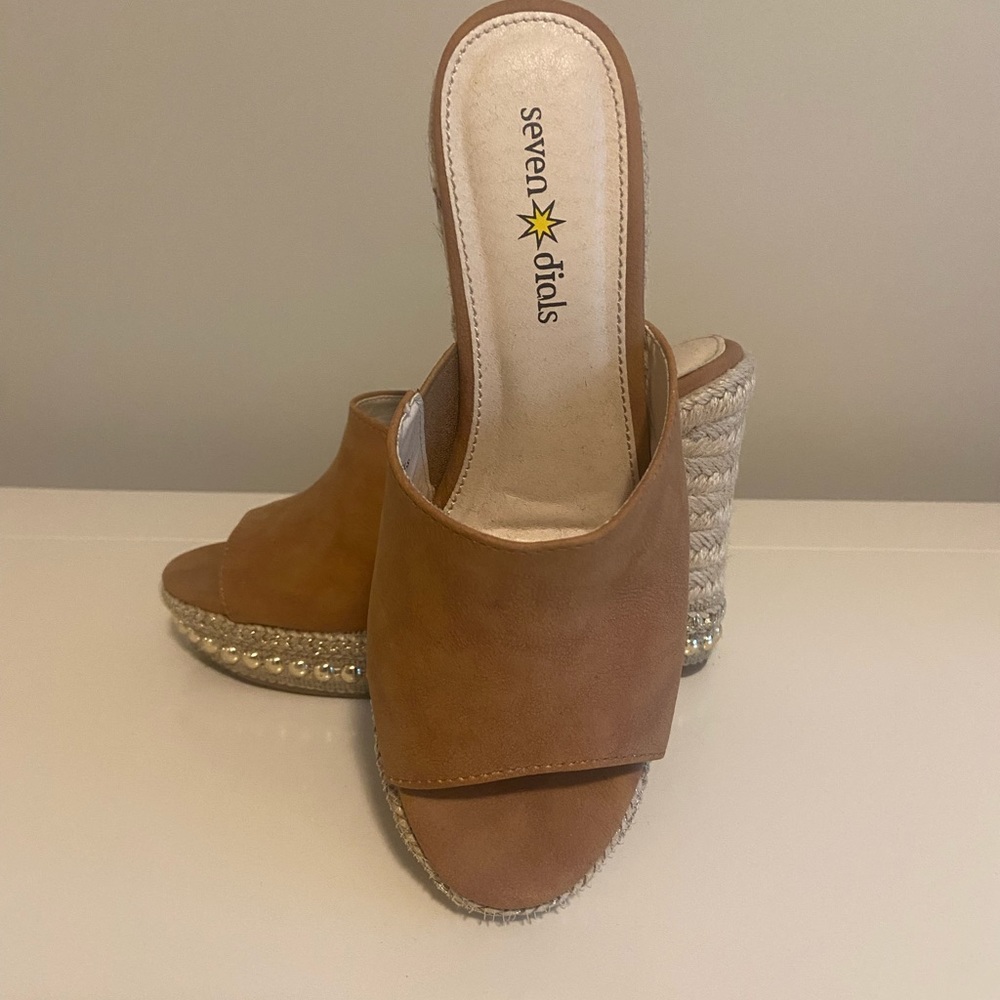 Size 5 seven dials brown wedge sandals
